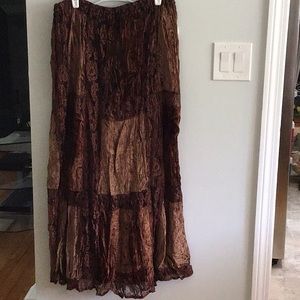 EUC crushed velvet & lace skirt